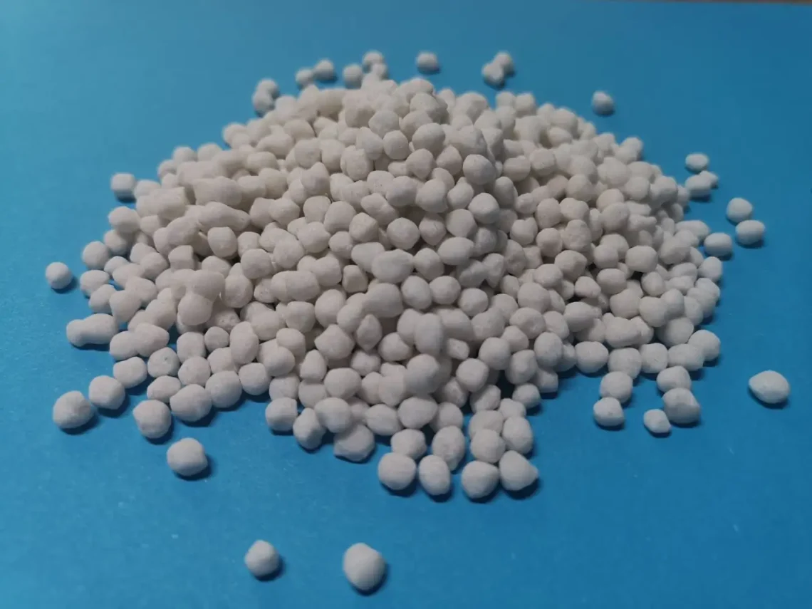 A new records that 13.79 million tons Ammonium Sulphate be exported from China to Global.