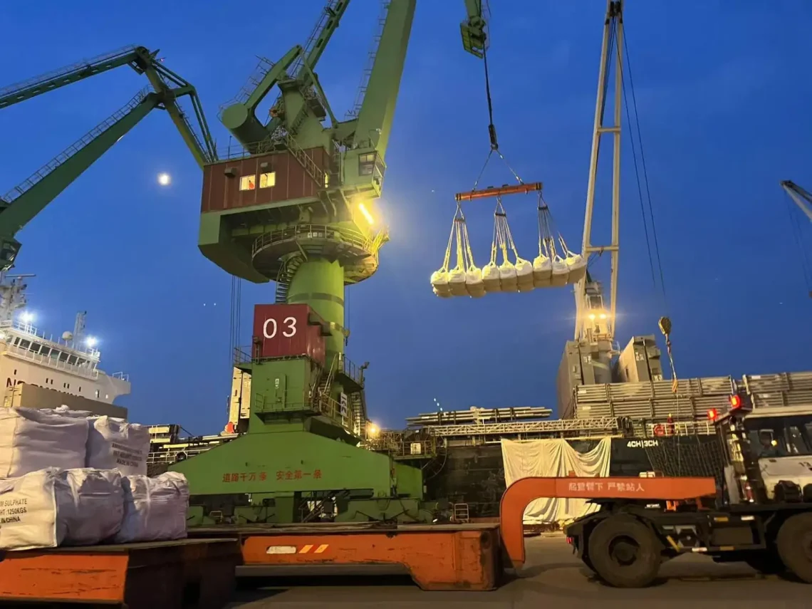 Chemplus team ship 500MT granular ammonium sulphate by break bulk vessel